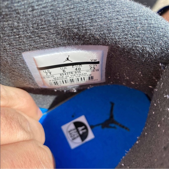 Jordan Retro 2 Radio Raheem - Picture 2 of 3